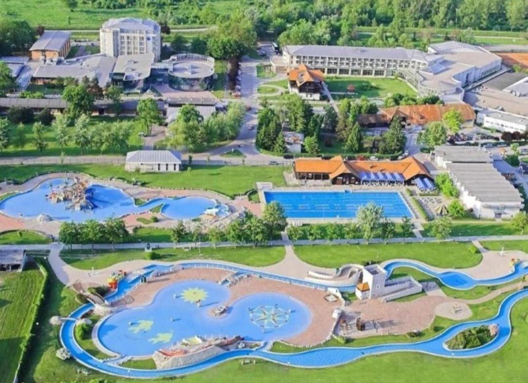 Green Sky House Mostec Экстерьер фото